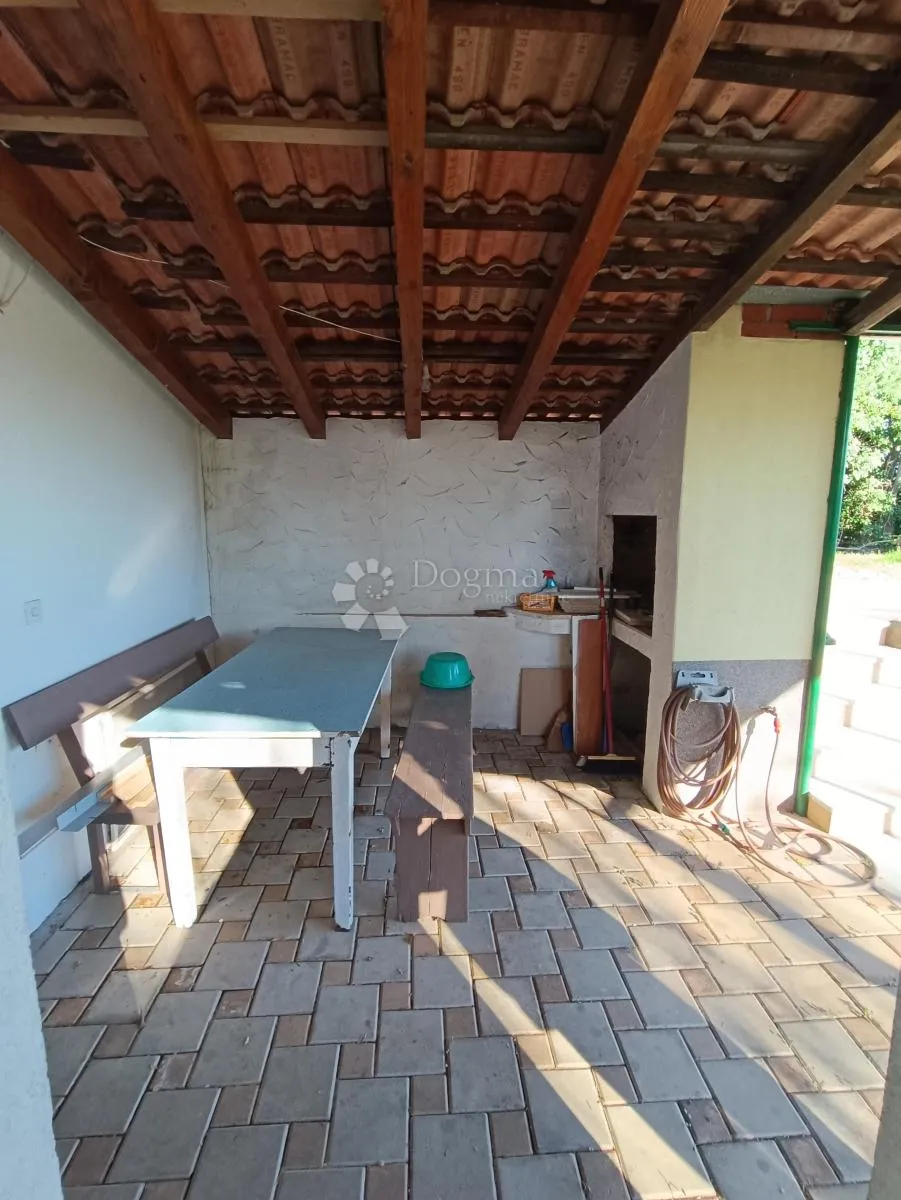 samostojeća kuća na šolti - slika 24