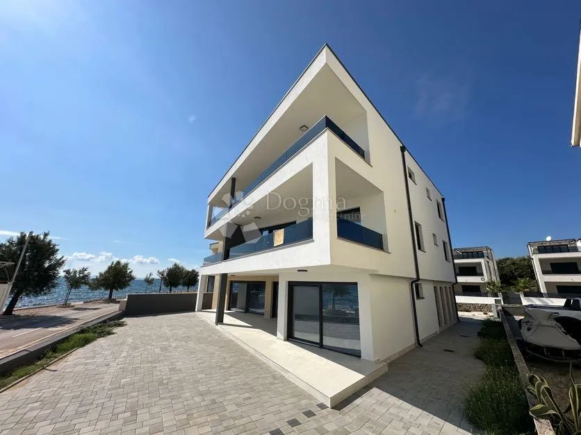 luksuzni apartman na moru - slika 6
