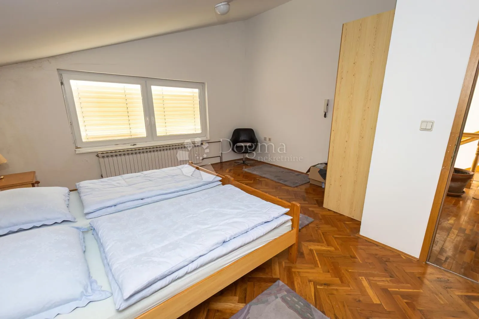 prodaje se poslovna zgrada – 1572 m² + dvorište 1236 m² - slika 4