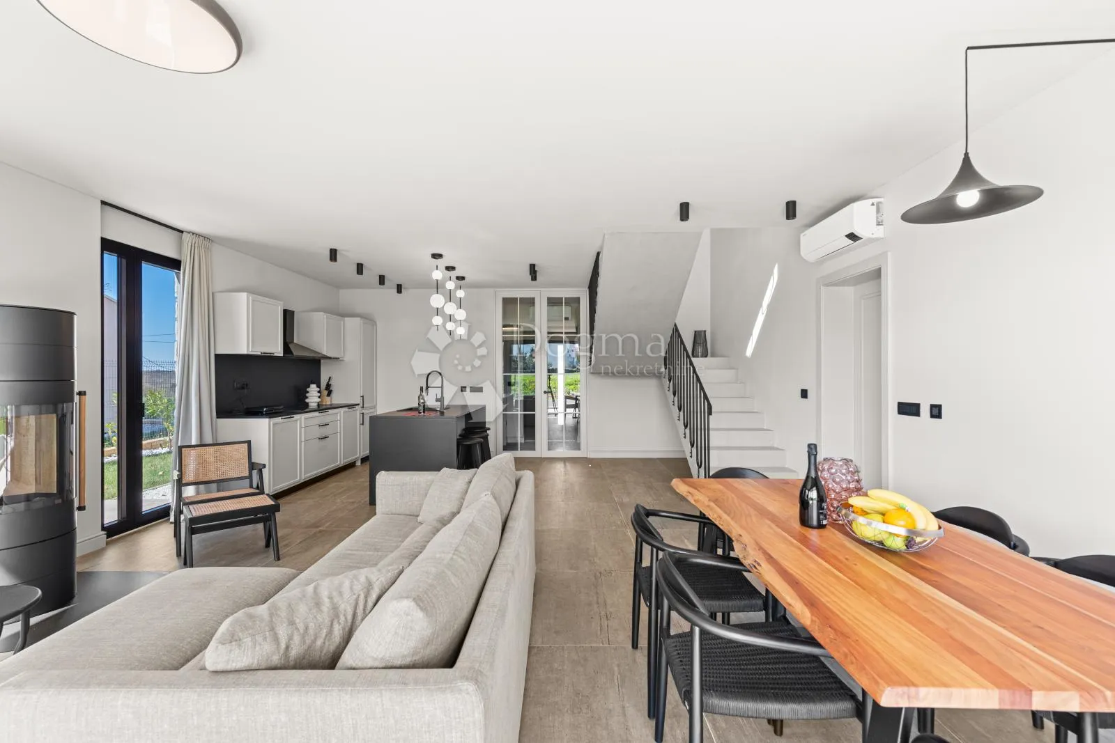 arhitektonska vila u krnici – luksuz, privatnost i mediteranska elegancija (2,5 km od mora) - slika 11