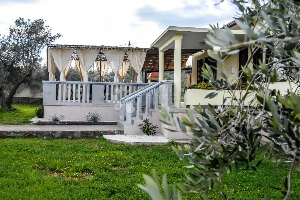 ugljan, samostojeća kuća za dugoročni najam - slika 14