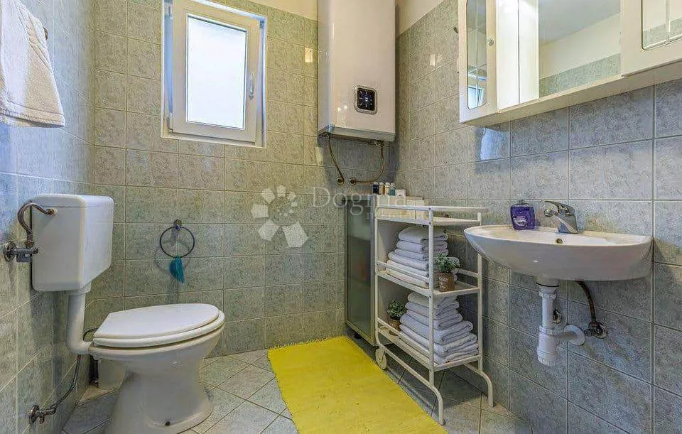 medulin, kuća sa dva apartmana na mirnoj lokaciji - slika 11