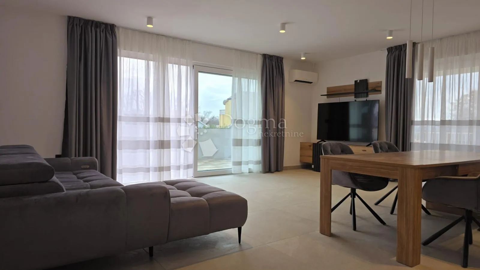 villa sa bazenom malinska krk - slika 4