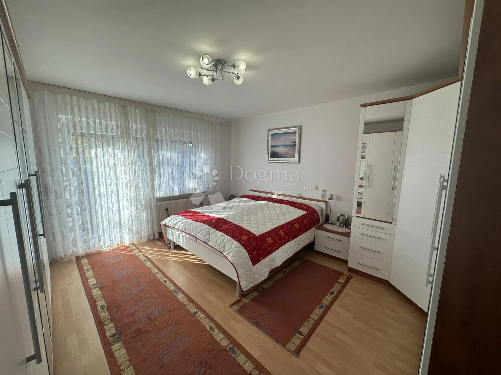 kuća sa dvije stambene jedinice - slika 4