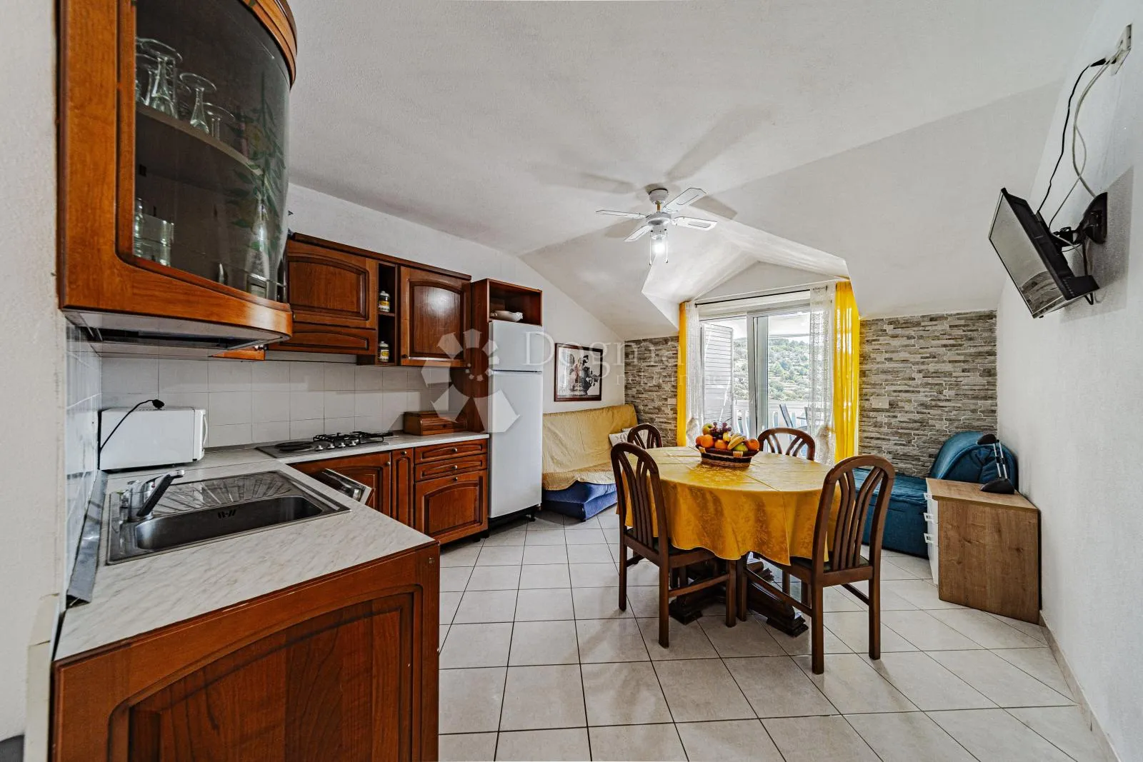 prvi red do mora: samoodrživa apartmanska vila s uhodanim poslovanjem – vela luka, korčula - slika 99