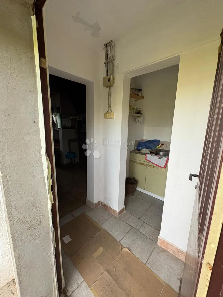 oaza mira i privatnosti – vikendica s vinogradom i 3.797 m² okućnice - slika 12