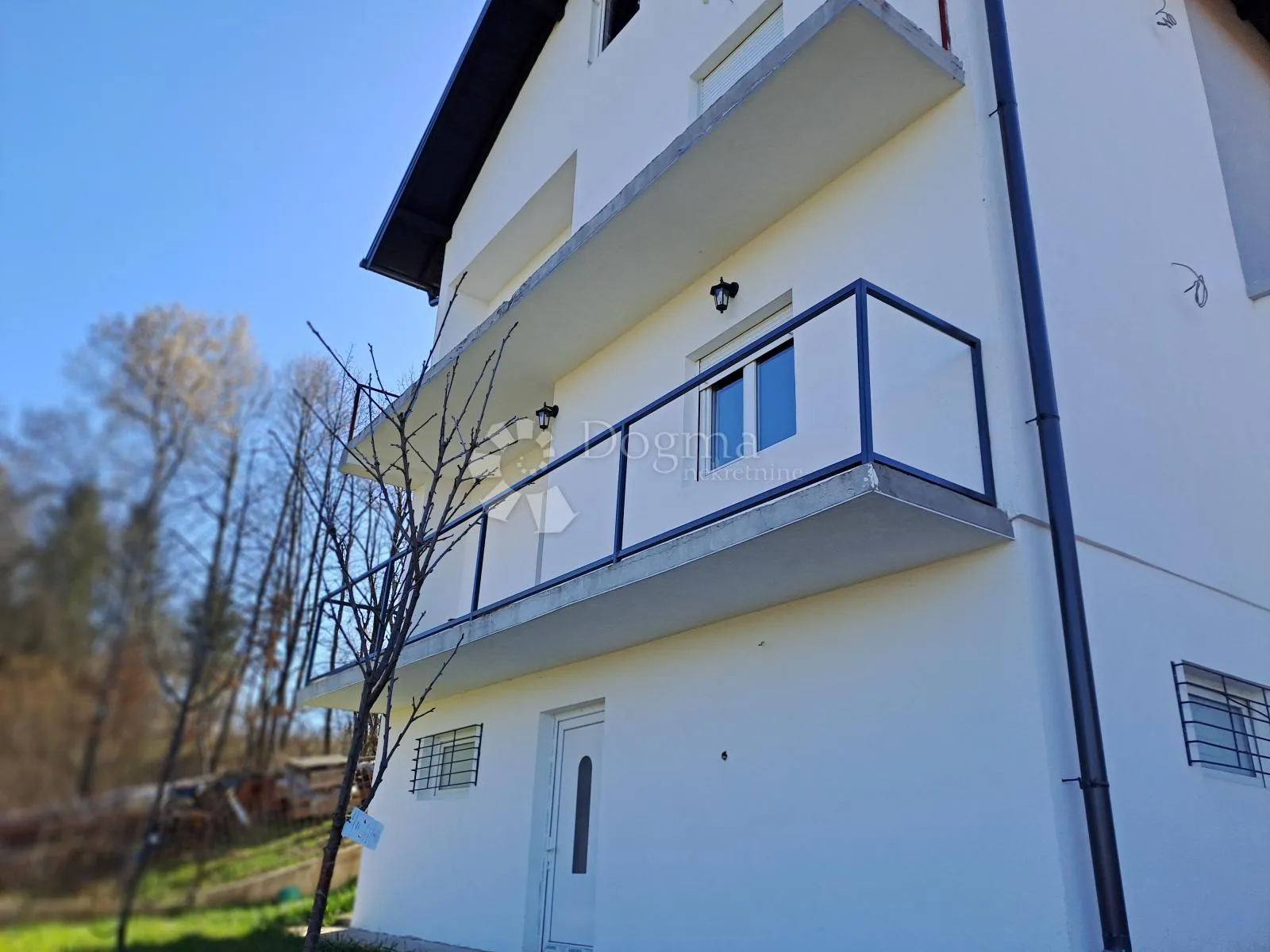 novo uređena kuća s krasnim pogledom - slika 2