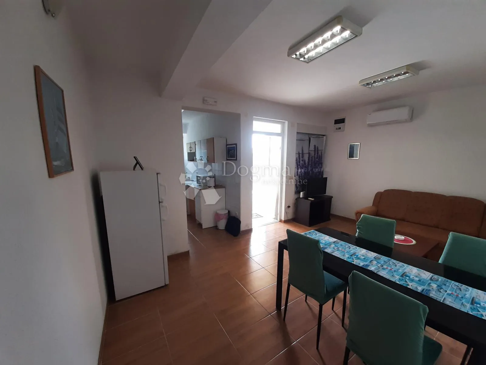 kuća 142m2 sa 2 apartmana, 100m od mora - sunčana rogoznica - slika 3