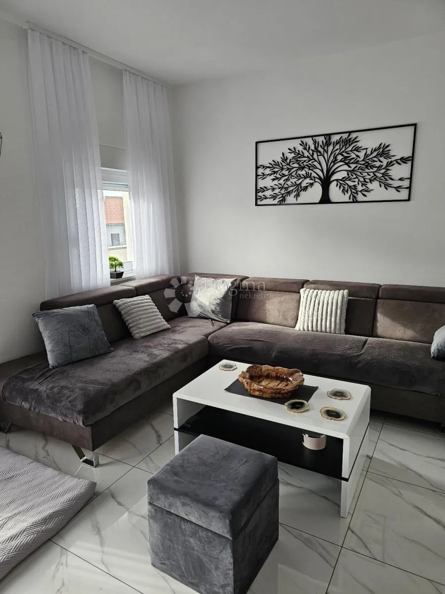 otok pag novalja samostojeća kuća sa tri apartmana - slika 6