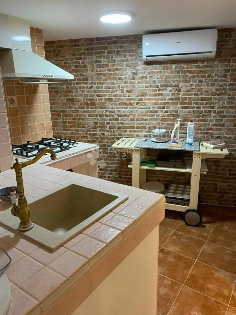 petrčane - prostrani dvoetažni stan s vrtom 119,24 m2 - slika 15