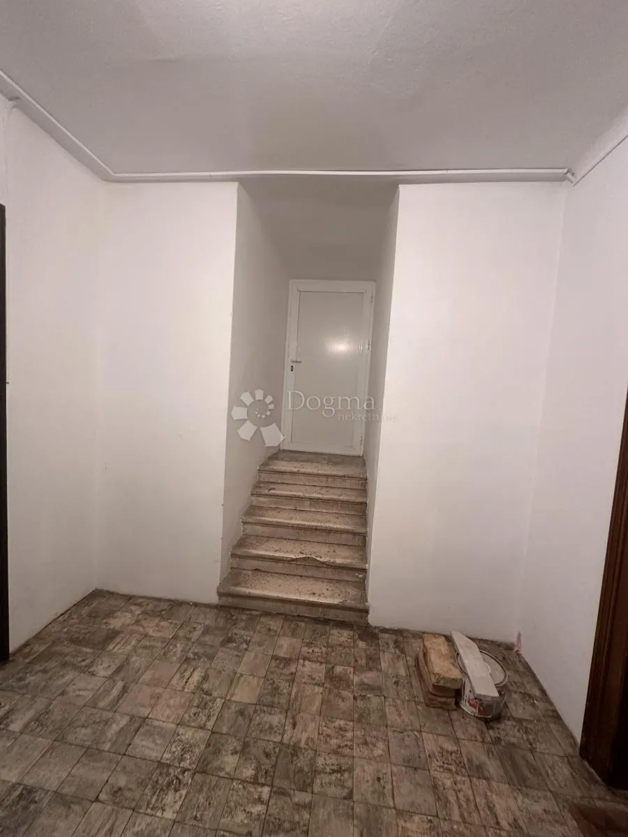 stan u centru zadra 41 m2 - slika 15