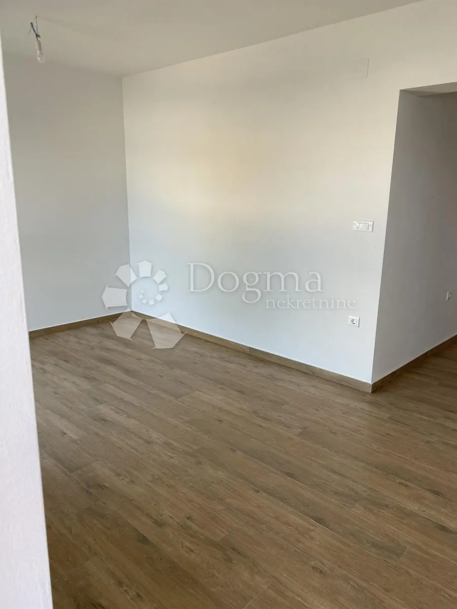 pašman - kuća u novogradnji prvi red do mora - slika 6