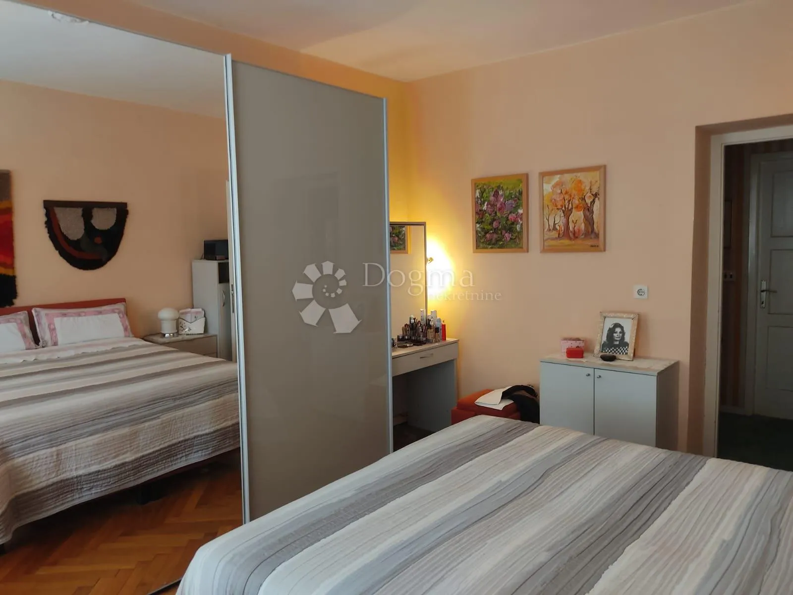 stan blizu strogog centra pule, 70m2 2. kat, parking osiguran - slika 4