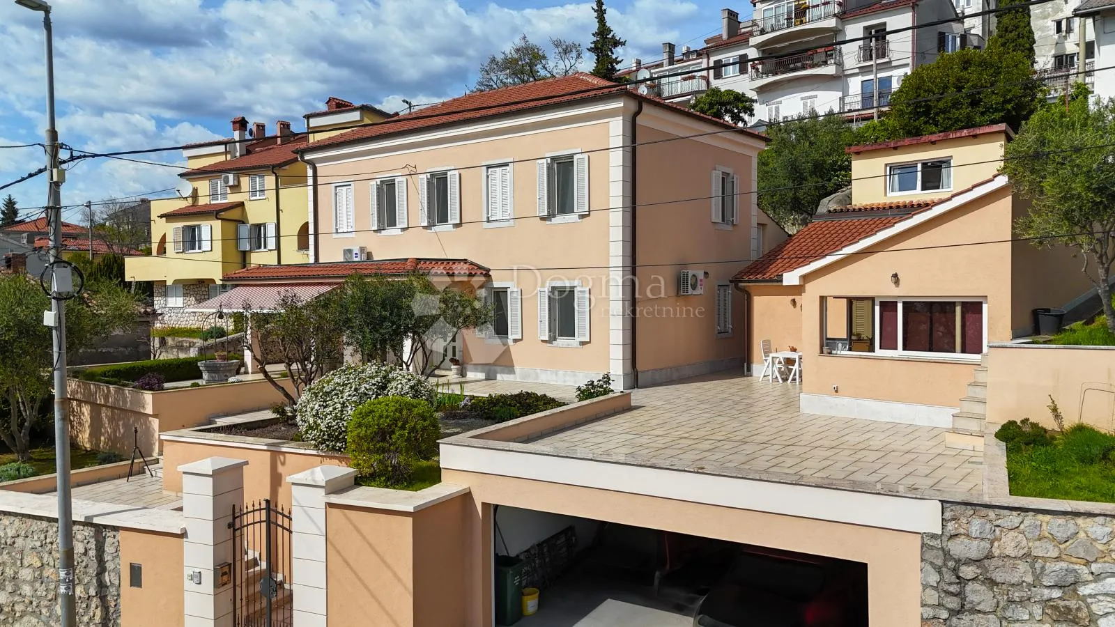 rijetkost! predivna samostojeća kuća u kostreni - slika 16