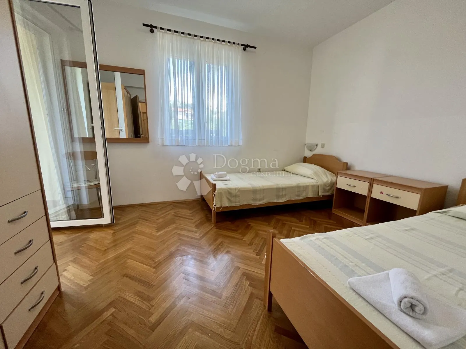 žaborić, lijepo uređena kuća s predivnim pogledom na more - slika 24
