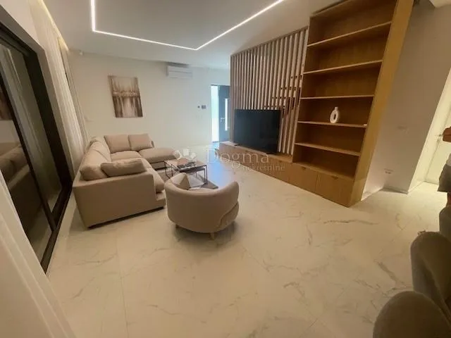 kostrena -luksuzni stan 260m2 bazen garaža - slika 3