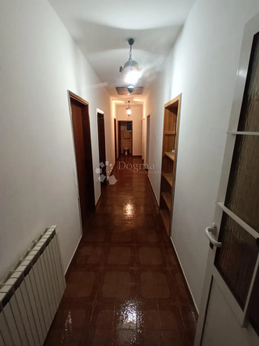 pag, apartman 106,85m2 u blizini gradske plaže - slika 9