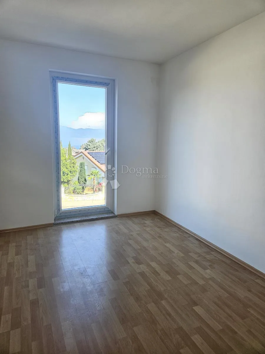 novo u ponudi! apartman njivice! - slika 11