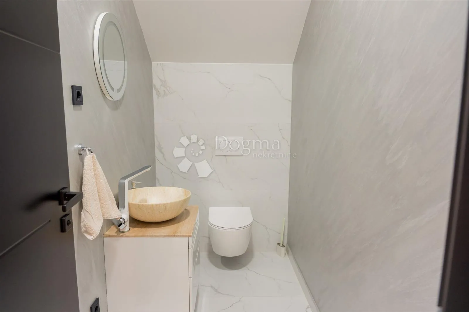 elegantna vila u srcu hrvatskog zagorja za odmor i uživanje - slika 35