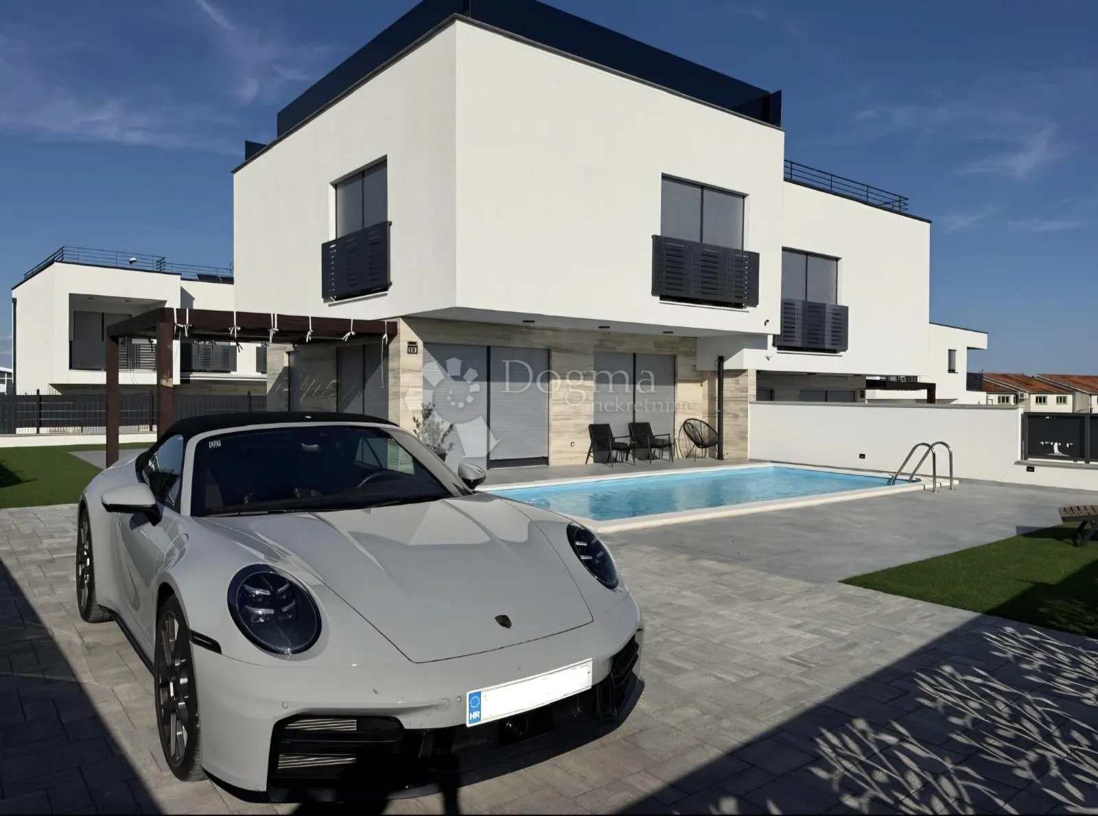 vodice, vila sa bazenom - slika 12