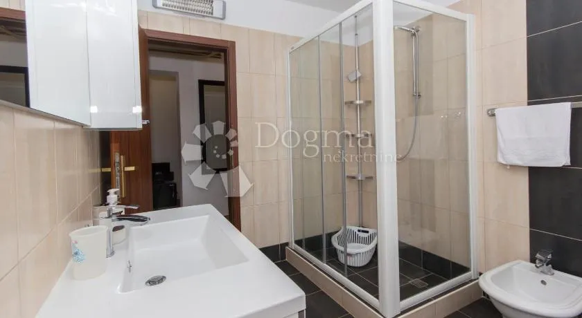 predivna apartmanska kuća! - slika 33