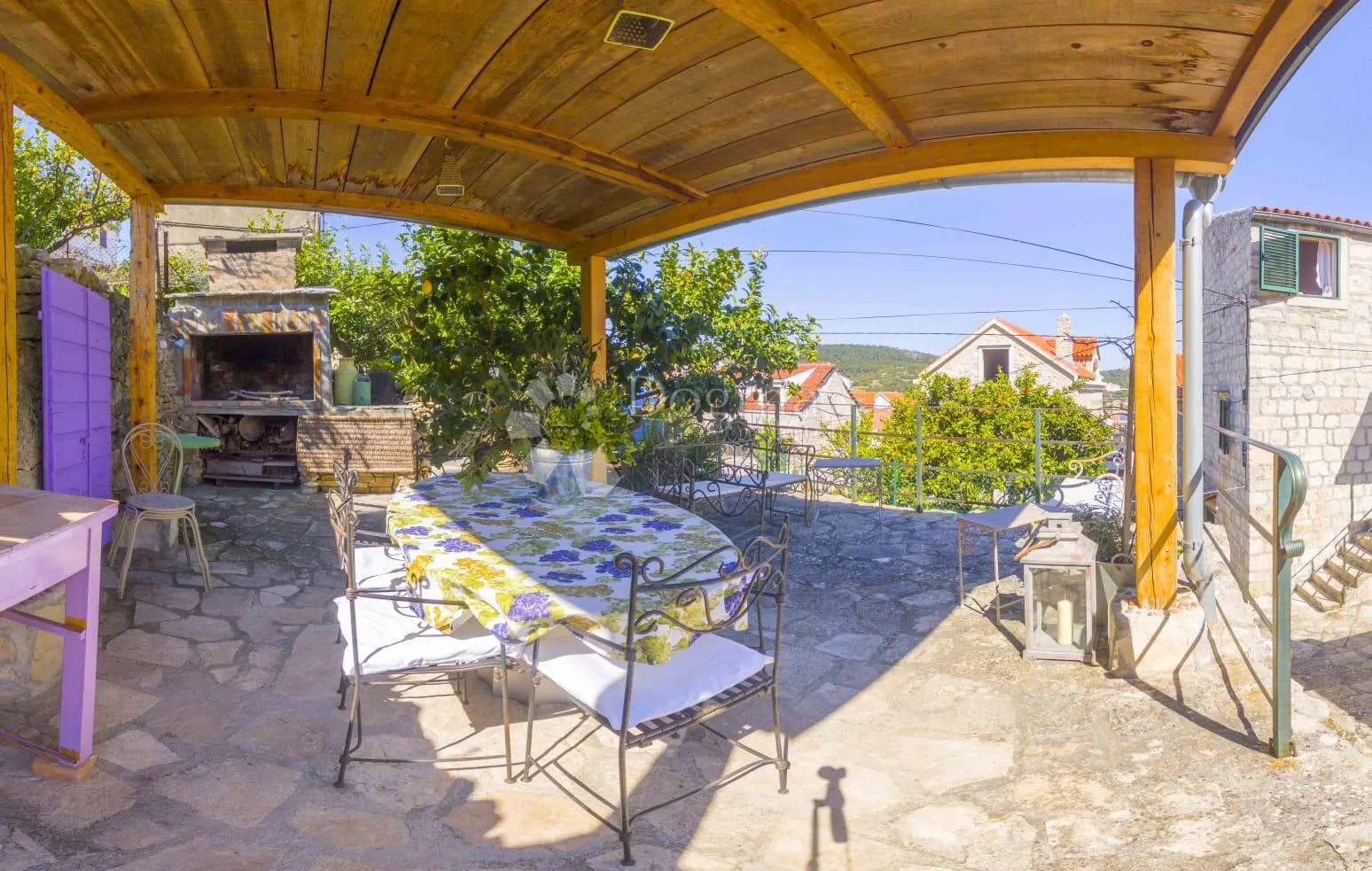 unikatna kamena kuća na otoku visu - slika 4