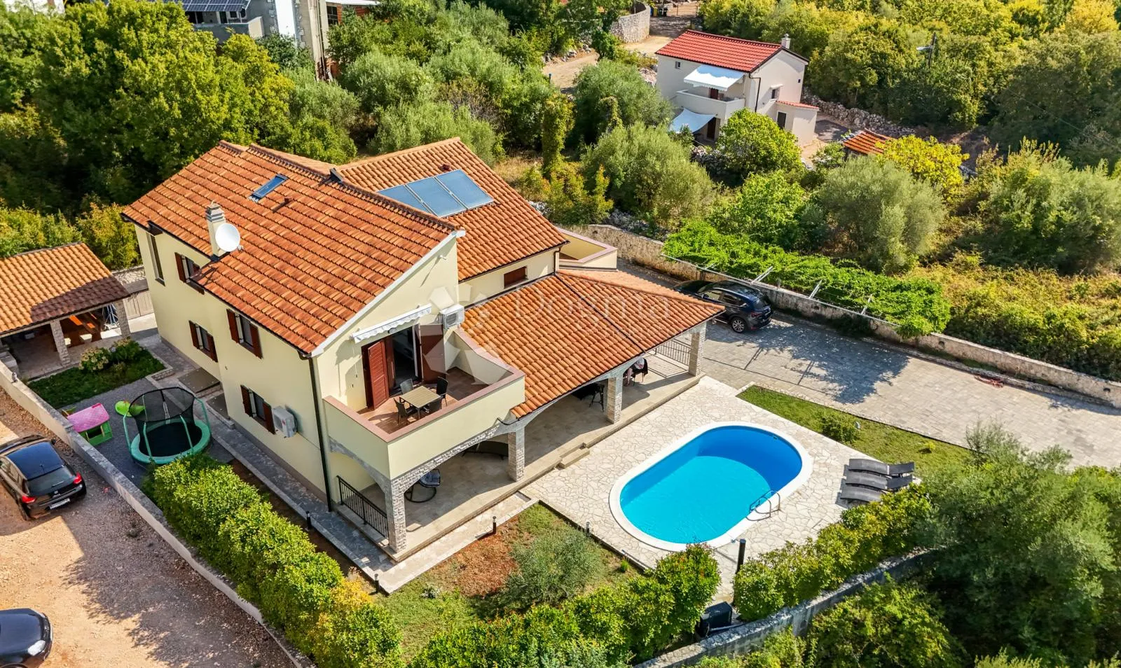 luksuz, mir i udobnost - samostojeća kuća sa bazenom! - slika 4