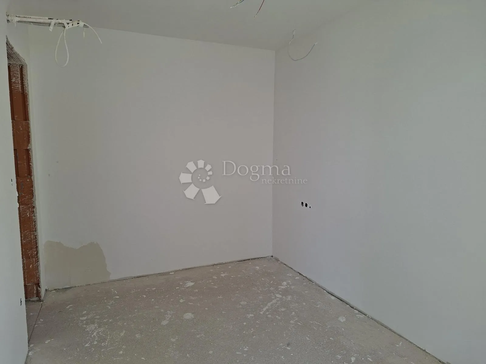 penthouse s3- 2,red od mora - slika 6