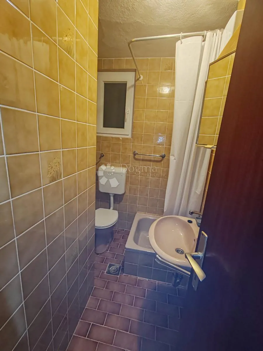 srima - atraktivna kuća u prvom redu do plaže s predivnim vrtom - slika 37