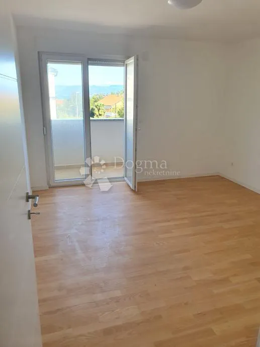 apartman s bazenom malinska - slika 7