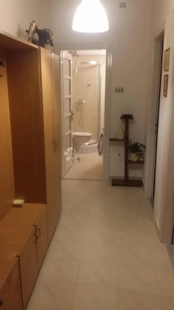 samostojeća kuća s velikom okućnicom – kaštel štafilić - slika 18