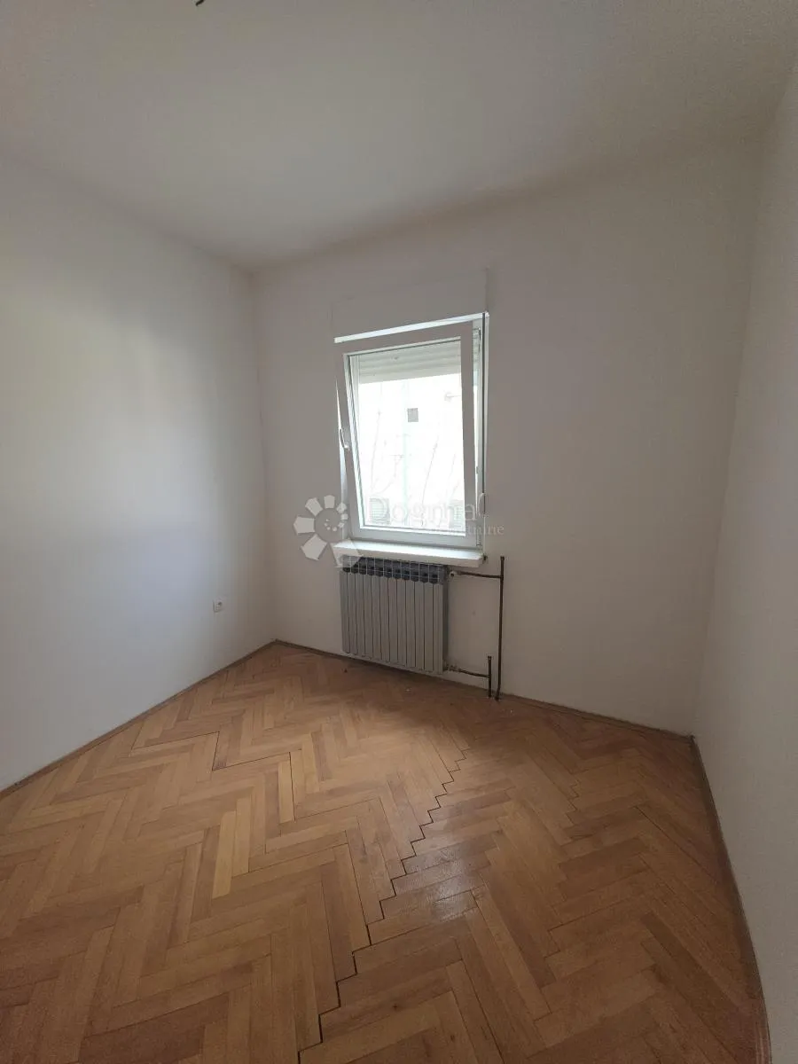 prilika! prostran 3-soban stan za renovaciju – njivice - slika 19