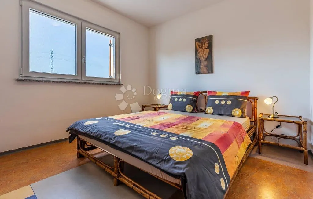 medulin, kuća sa dva apartmana na mirnoj lokaciji - slika 8