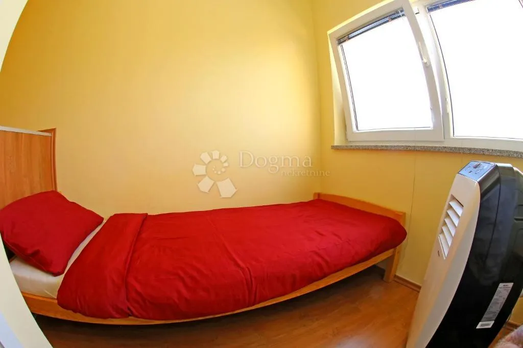 namješten dvoetažni apartman u svetom filipu i jakovu – idealan za odmor ili turistički najam - slika 5