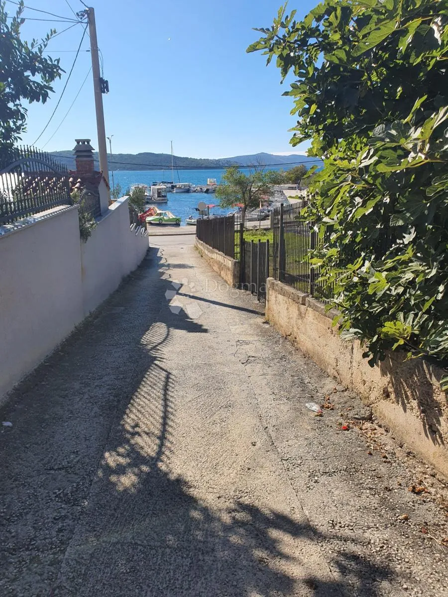 prodaje se dvosoban stan nekoliko koraka od mora – okrug gornji - slika 19