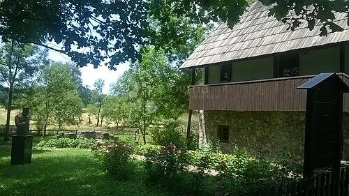 zemlište u netaknutoj prirodi - veliki žitnik (gospić) prilika - slika 13