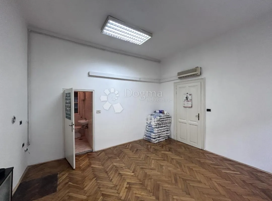 poslovni prostor u strogom centru grada! - slika 8