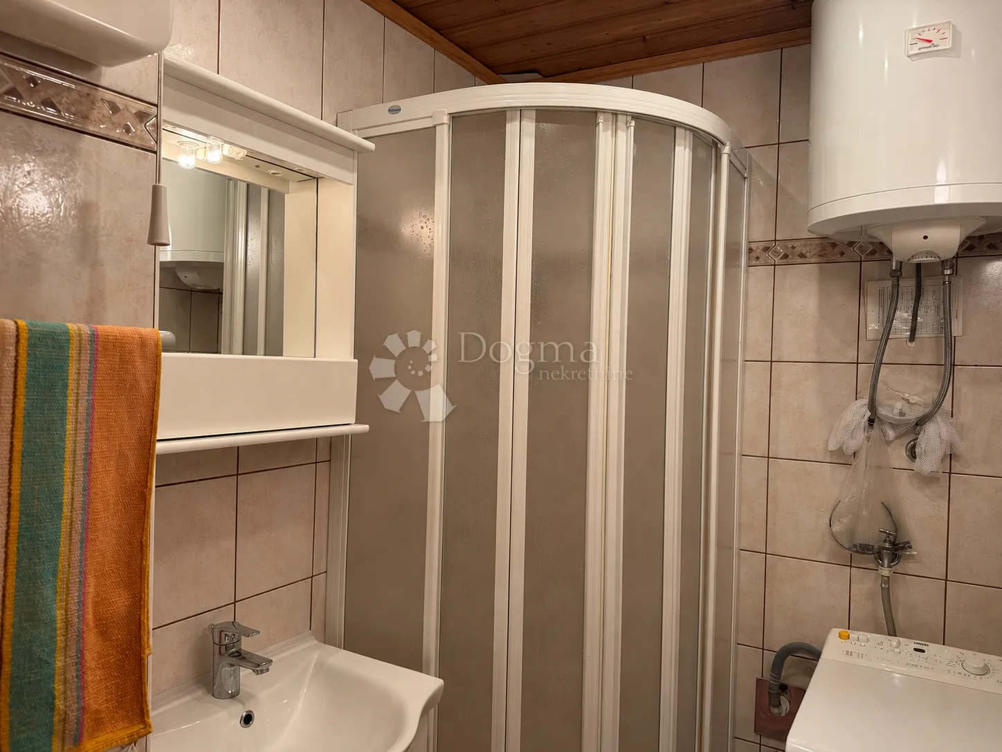 apartman s dvorištem u barbarigi - slika 8