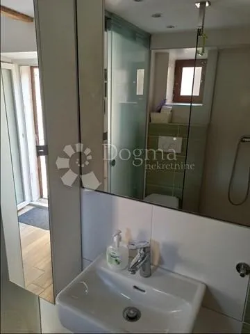 novouređeni apartman baška stara jezgra - slika 17