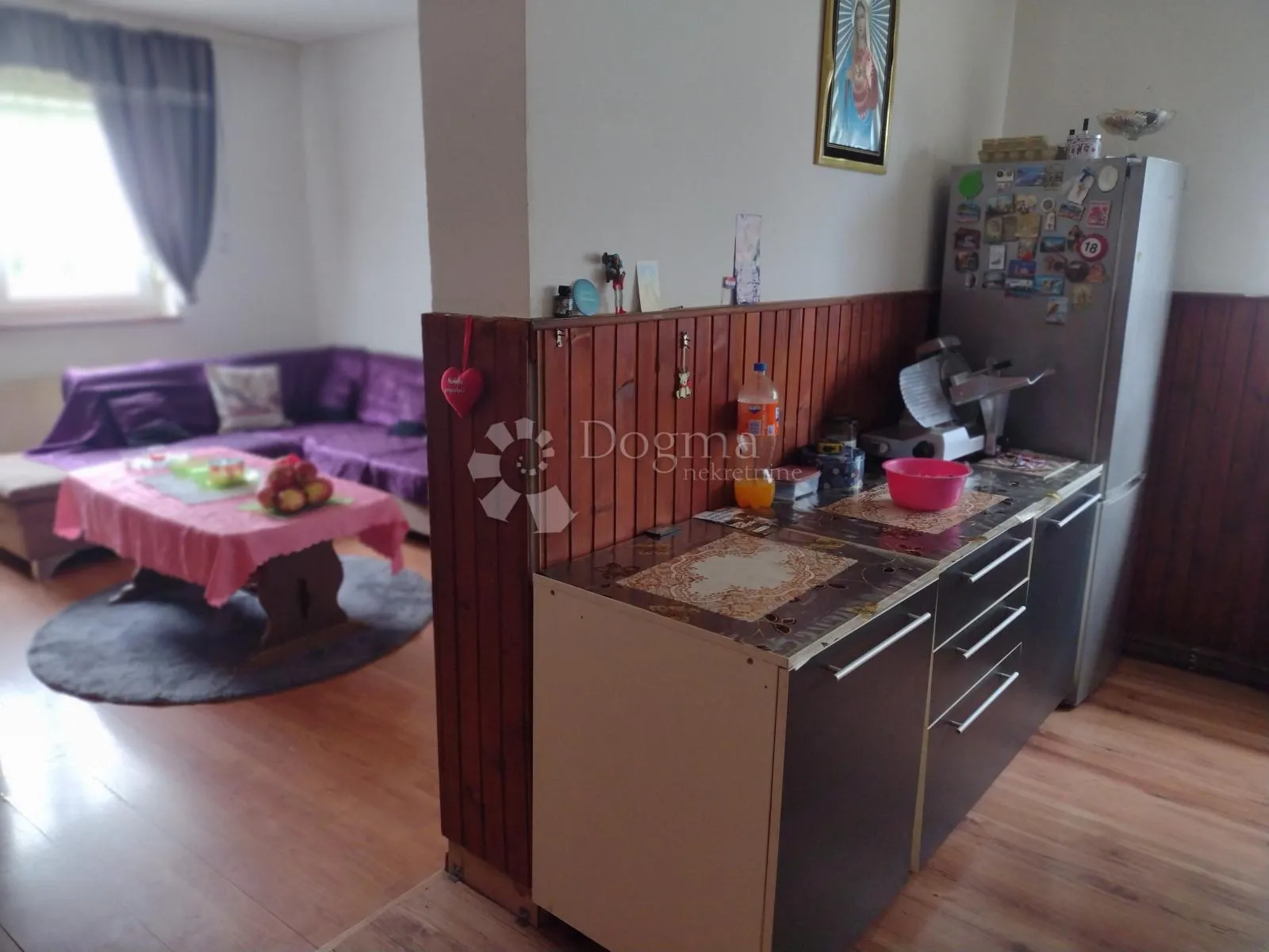 komforna kuća novije gradnje sa imanjem - slika 8