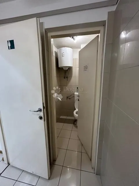 odličan poslovni kompleks - slika 10