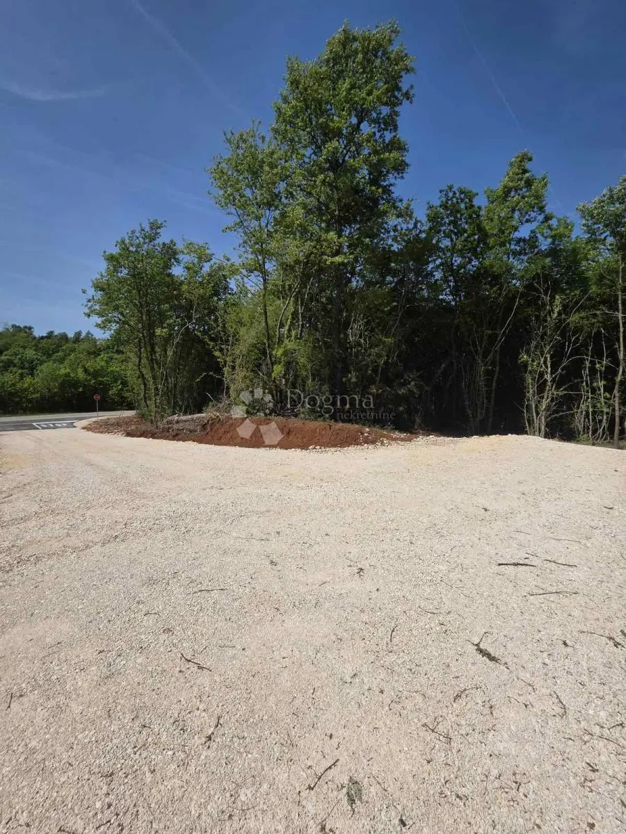 građevinsko zemljište 4.816 m2 u okolici labina - slika 5