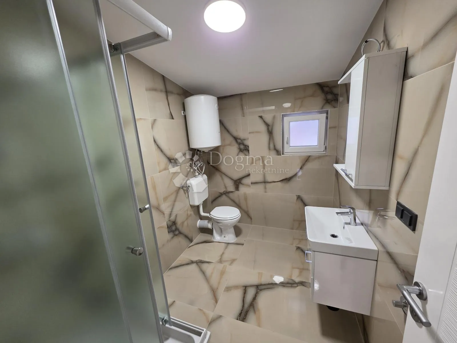 u popunosti renoviran stan sa okućnicom u zlataru površine 102m² - slika 15