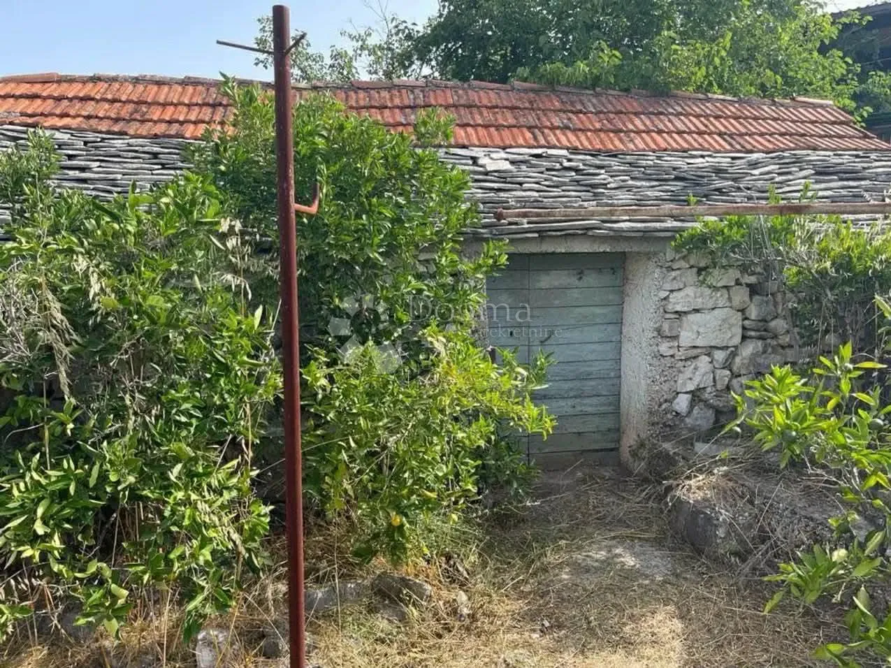 građevinsko zemljište u vinišću 300m od mora! - slika 3