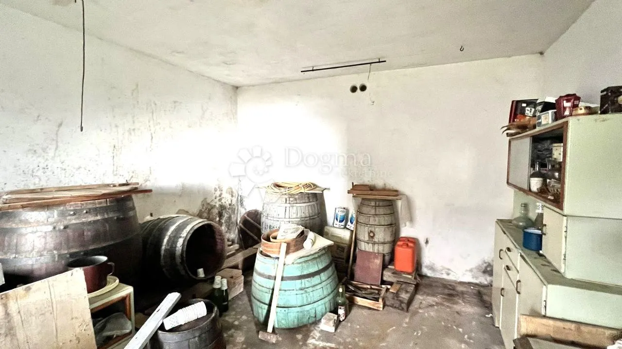 lijepa dvojna kuća za renovaciju s pogledom na more, okolica labina - slika 23