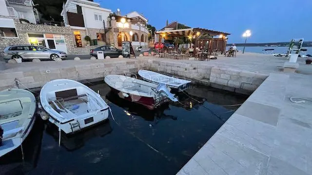 trosoban stan s pogledom na more, 50 m od mora – maslenica - slika 28