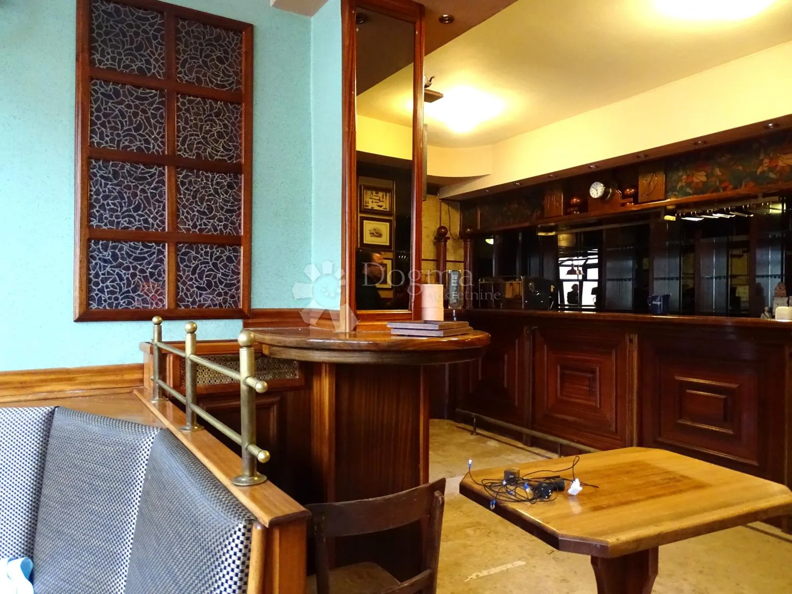 izvrstan caffe bar s iznimnom opremom ! - slika 14