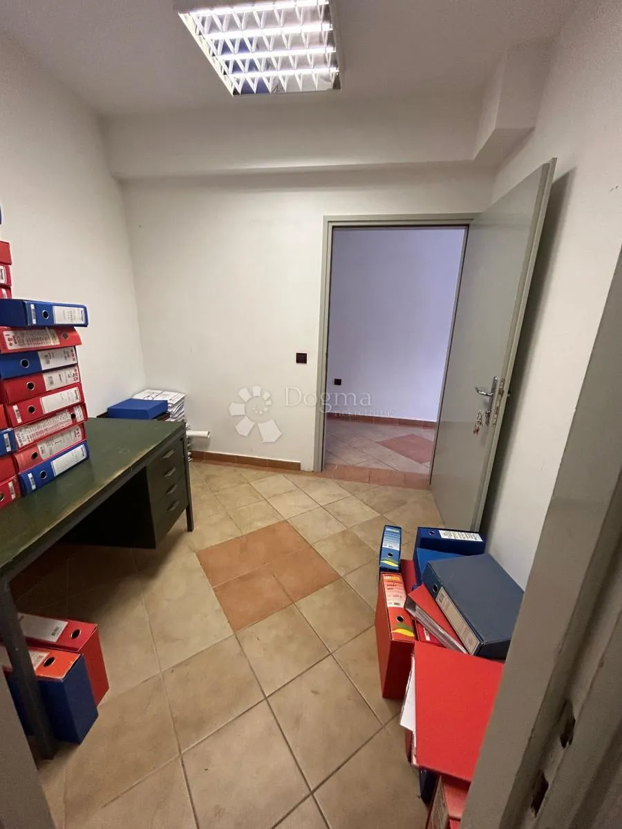 poslovni kompleks u poslovnoj zoni - slika 13