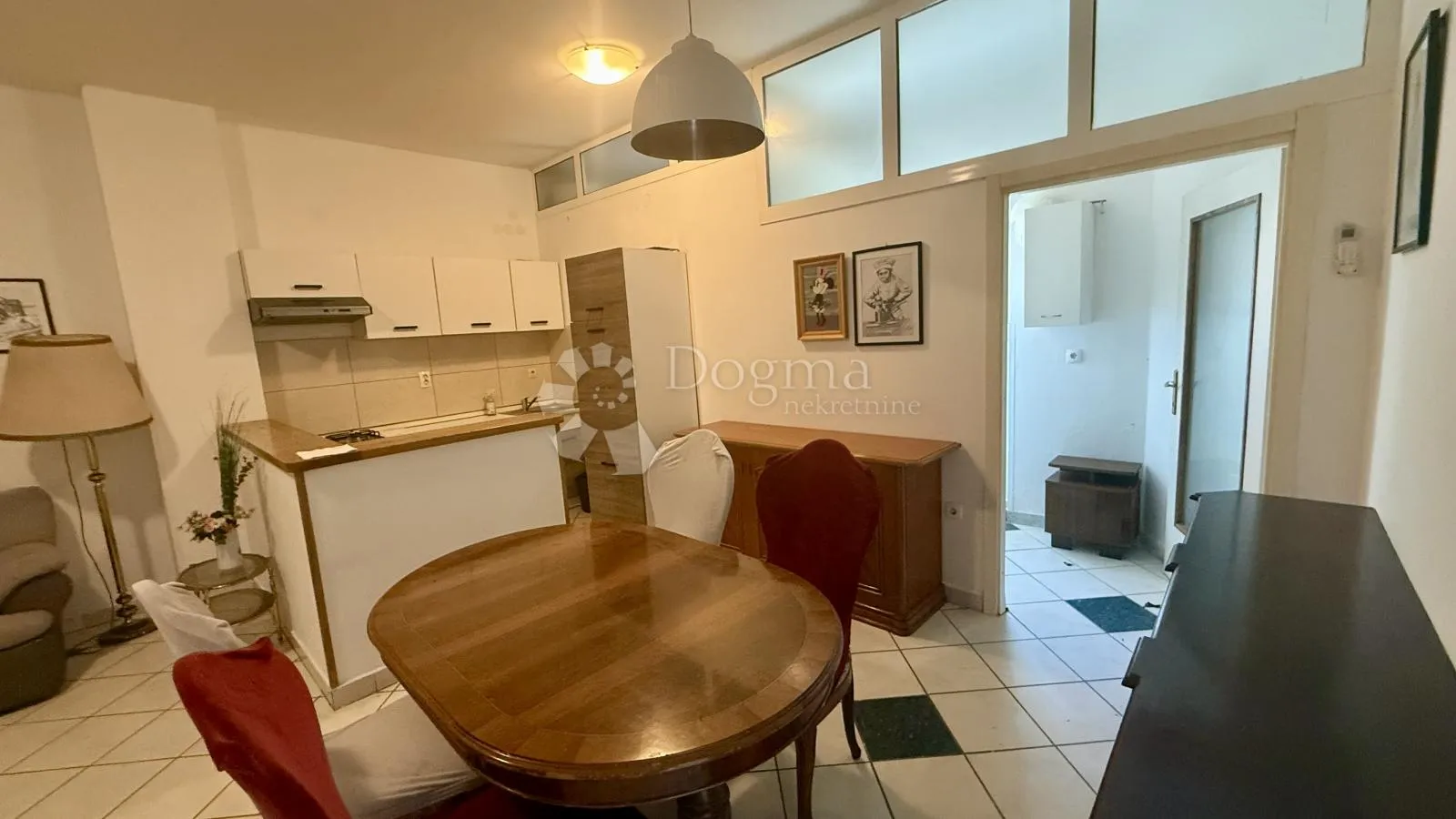 samo kod nas!! pula,apartmanska kuća blizu centra sa ljetnom kuhinjom,garažom i bazenom - slika 14