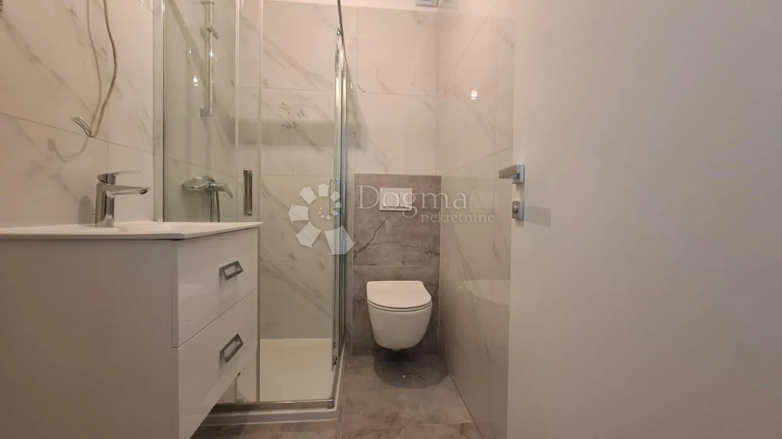 stan na 2..katu sa 3ss+db 800m od mora - slika 8